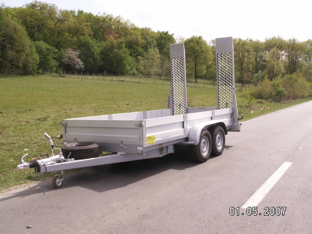 remorci-specializate-transport-utilaje 659