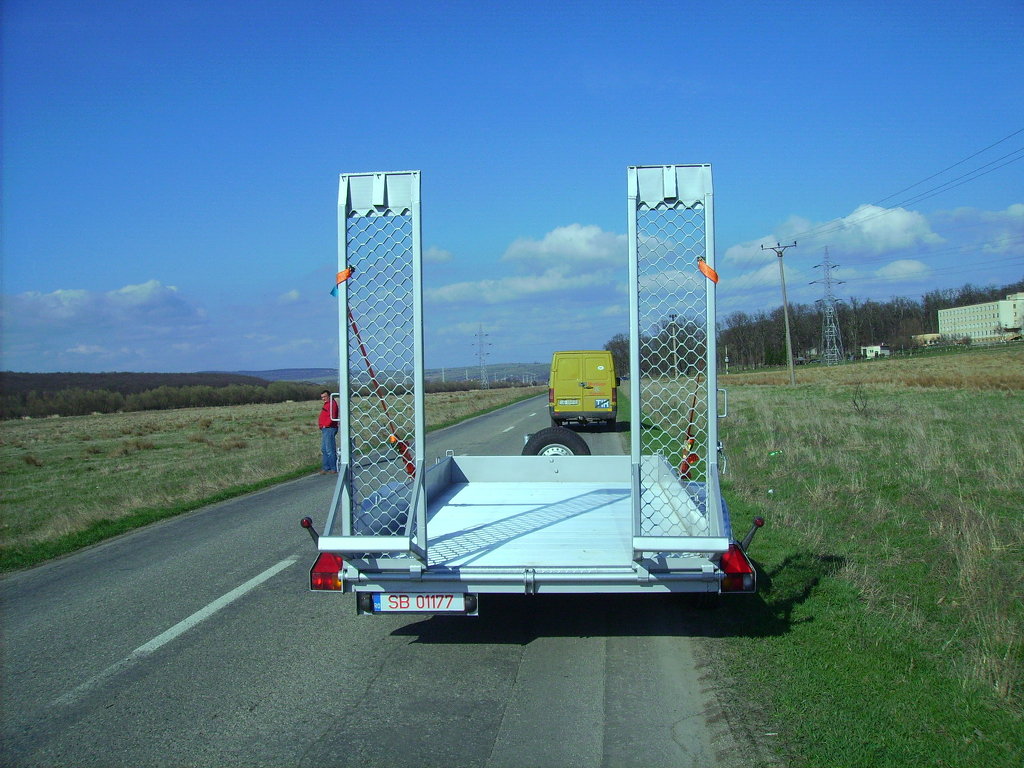 remorci-specializate-transport-utilaje 671