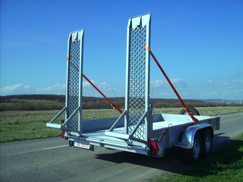 remorci-specializate-transport-utilaje 672